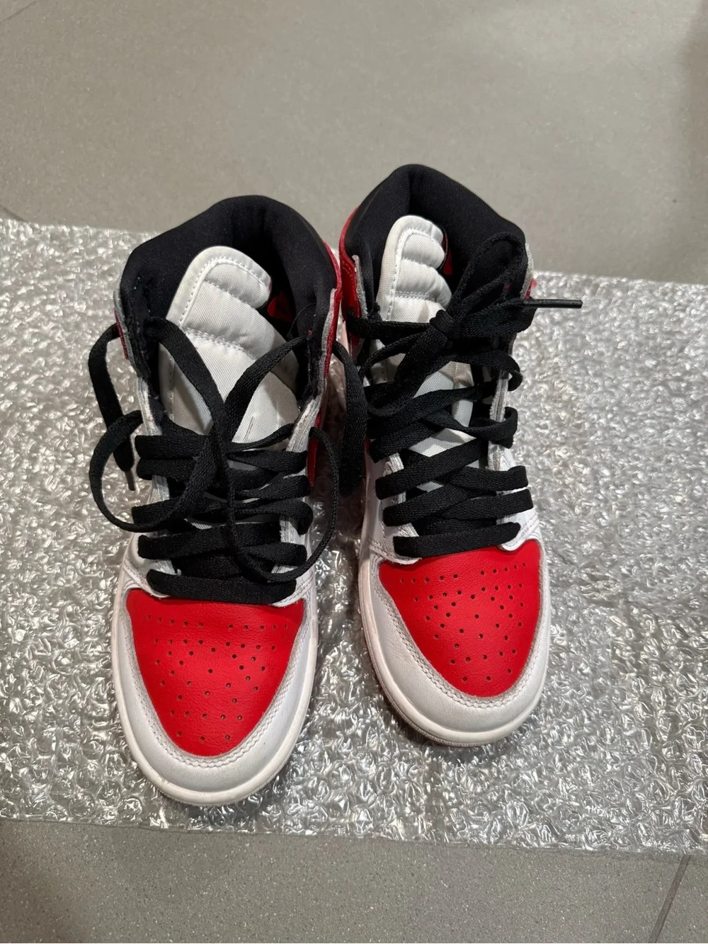 Nike Air Jordan 1 Retro High OG Sneakers White/Black/Heritage Red size 2.5